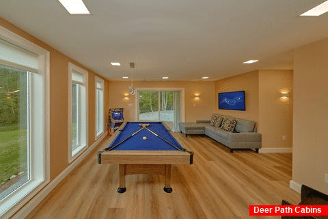 Vacation home with pool table and game room - Cardinals Creek