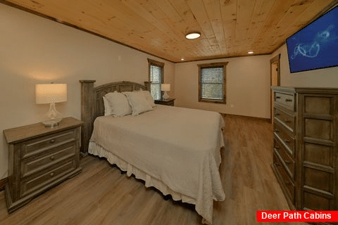 Premium cabin rental with 4 Master Bedrooms - Ain't Life Grand