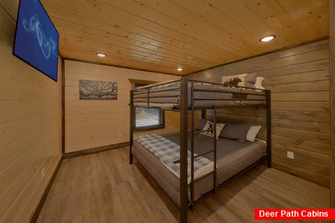 6 bedroom rental cabin for 20 guests - Ain't Life Grand