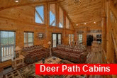 Large 4 Bedroom Cabin with Spacious Living Room
