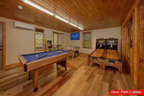 Large Game Room with Pool Table - Luxury Mountain Hideaway