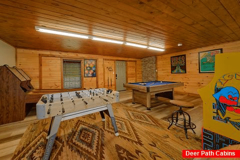 Large Space 5 Bedroom Vacation Home Game Room - Luxury Mountain Hideaway