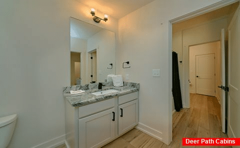 Jack and Jill Bathroom Connected to Twin Bedroom - Home Sweet Townhome