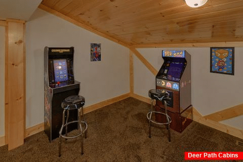 Gatlinburg Cabin with Arcades Sleeps 28 - Bar Mountain IV