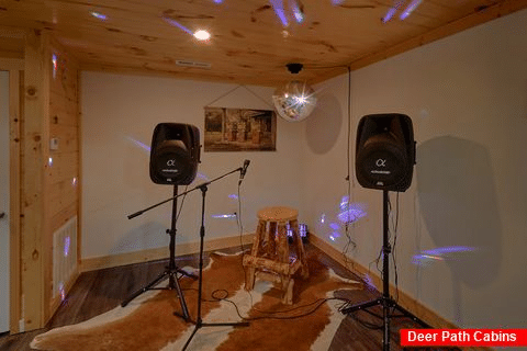 Big 8 Bedroom Cabin with Karaoke and Pool Table - Bar Mountain IV