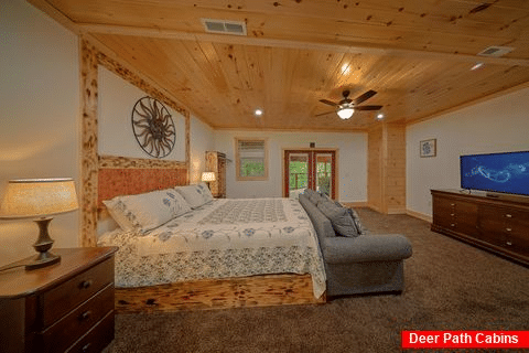 Master Bedroom with King Bed & Sleeper Sofa - Bar Mountain IV