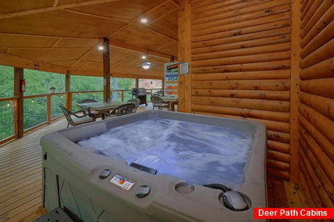 8 Bedroom Cabin with 2 Hot Tubs Sleeps 28 - Bar Mountain IV