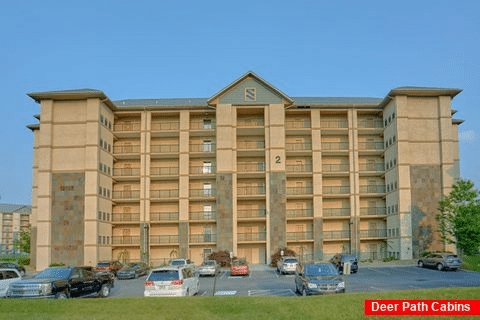 Pigeon Forge 2 bedroom condo with elevator - Mountain View 2504