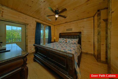 Spacious 5 Bedroom 5.5 Bath Cabin Sleeps 16 - Above Walden's Creek