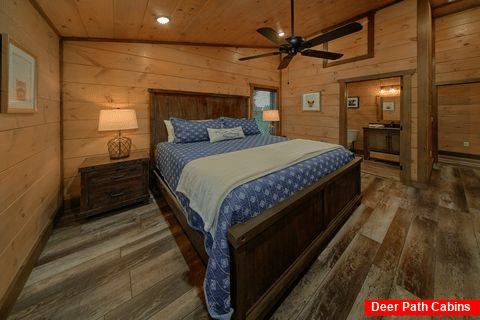 5 Master Bedrooms with King beds in cabin rental - A View From Above