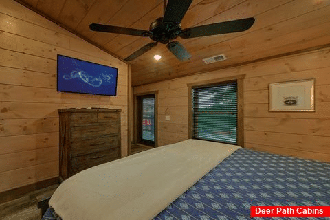 Cabin with 5 King Bedrooms and a bunk bedroom - A View From Above