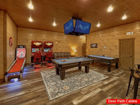 Premium 6 bedroom cabin with game room and pool - A View From Above