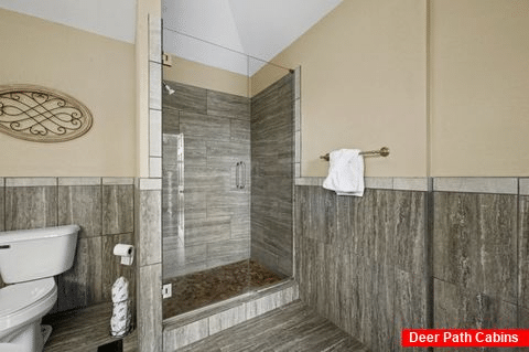 Walk In Shower Master Siuite 7 Bedroom - Crestview Estate