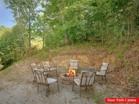 3 Bedroom Vacation Home with Fire pit - Bear Splashin Fun