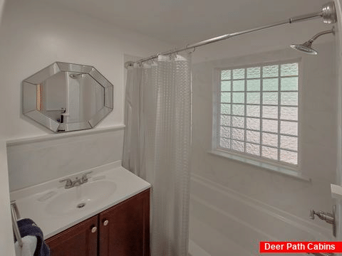 Master Bedroom with Full Bathroom - Parkway Retreat