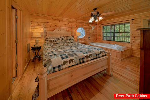 Main Floor Master Bedroom - Grand Getaway Cabin