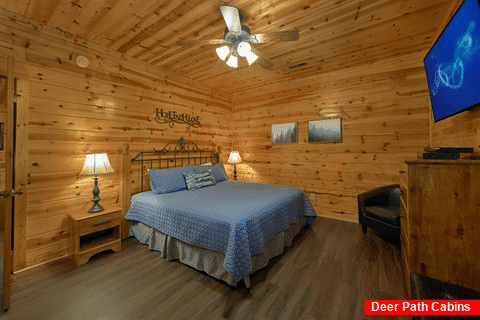 Pigeon Forge Cabin with 2 Master Bedrooms - Cozy Escape