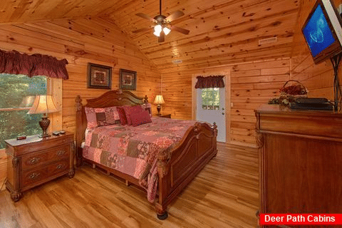 Private Master Suite with King Bed and Bathroom - A Perfect Stay