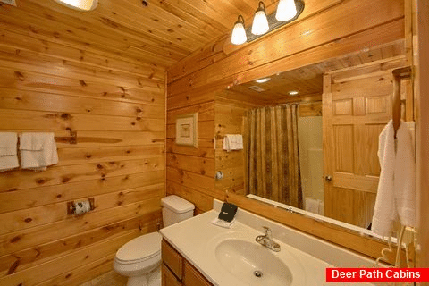 Luxury Cabin with 5 full bathrooms - A Perfect Stay