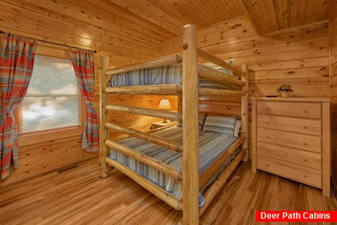 Group sized cabin with Queen bunk beds - A Perfect Stay