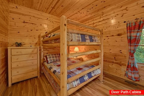 5 bedroom cabin with queen bunk beds - A Perfect Stay