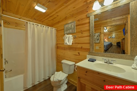 Pigeon Forge Cabin with 2 full bathrooms - Cozy Escape