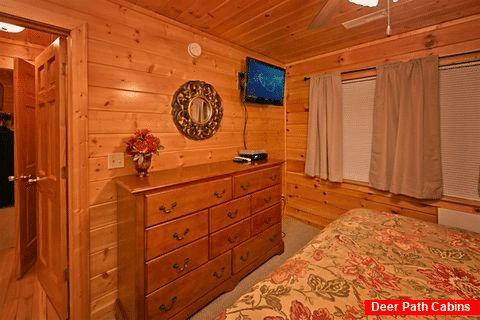 3 level cabin with king beds and elevator - Great Aspirations