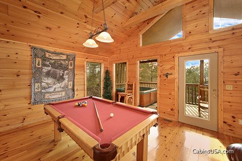 1 Bedroom Cabin with a Luxurious Pool Table - Bear Tracks