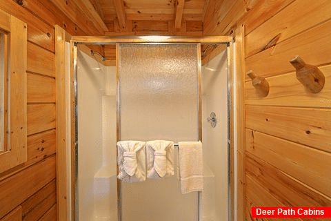 Honey Moon Cabin with Walk-in Shower - Heart to Heart