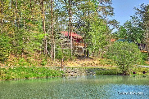 Wears Valley Cabin in a Wooded Setting - Heart to Heart