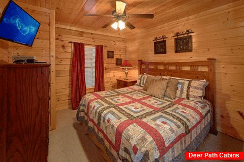 4 Bedroom Cabin rental with 4 Master Bedrooms - Fleur De Lis