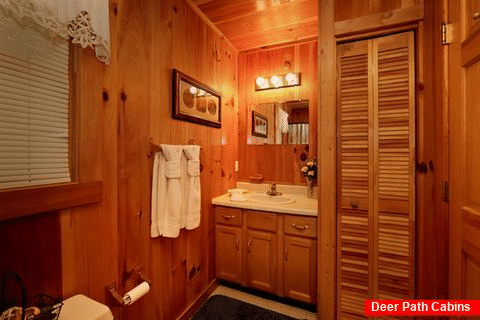 Luxurious 1 Bedroom Cabin with 2 Bathrooms - Serenity Ridge