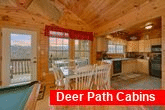 Luxurious 1 Bedroom Cabin with a Dining Table