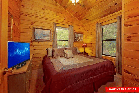 Rustic 1 Bedroom Cabin with a King Bed - A Romantic Retreat