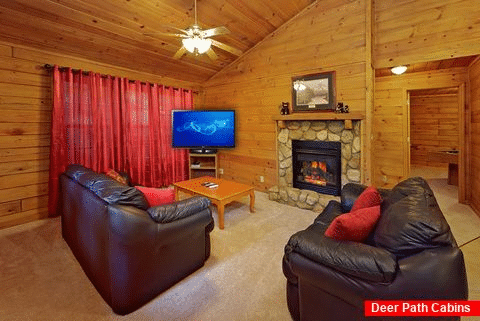 1 Bedroom Cabin Living Room with Gas Fireplace - A Peaceful Getaway