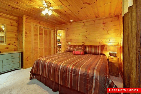 Pigeon Forge Cabin with Comfy King Bed - A Peaceful Getaway