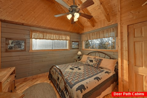 1 Bedroom Cabin with a Spacious Master Suite - Hilltopper