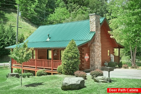 Pigeon Forge 1 Bedroom Cabin near Downtown - Whispering Pond
