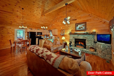Premium Cabin with Fireplace and Flat Screen TV - Whispering Pond
