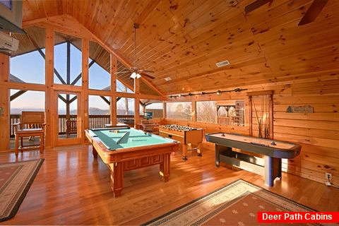 Cabin with Pool Table & Air Hockey Table - Lucky Break