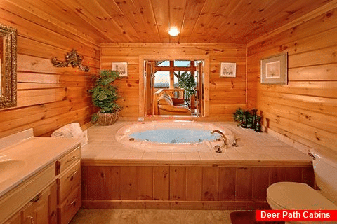 2 Bedroom Cabin with Luxurious Round Jacuzzi Tub - Lucky Break