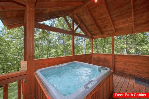 Premium Gatlinburg Cabin with Private Hot Tub - Hemlock Hideaway