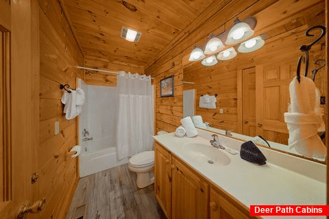 1 bedroom cabin with private master bathroom - Git - R - Done