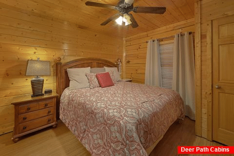 4 Bedroom Cabin with 4 King Beds and 3 baths - Knockin On Heaven's Door