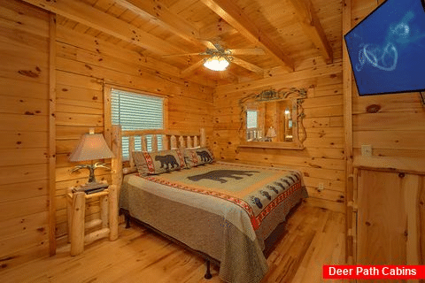  Luxury Cabin with 3 King Beds - A Lazy Bear's Hideaway