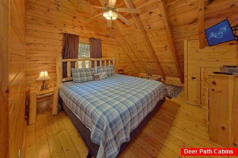 Luxury cabin with 3 Master Bedrooms - A Lazy Bear's Hideaway