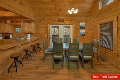 Rustic 4 bedroom cabin with spacious dining room - A Smoky Mountain Experience
