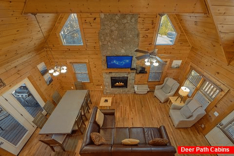 Cozy 4 Bedroom Resort cabin with Fireplace - A Smoky Mountain Experience