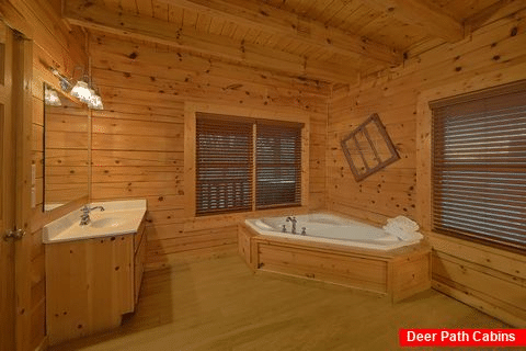 Cabin with 2 Master Suites and 2 Jacuzzi Tubs - A Smoky Mountain Experience
