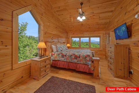 Luxurious 4 bedroom cabin with Master Suite - Absolutely Viewtiful